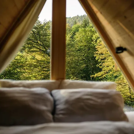 Шале Cozy A-frame Retreat Near Ljubljana With Hot Tub Церклье-на-Гореньскем